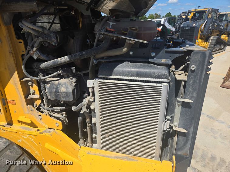 image for item DE2191 2023 John Deere 331G tracked skid steer loader