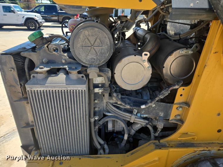 image for item DE2191 2023 John Deere 331G tracked skid steer loader