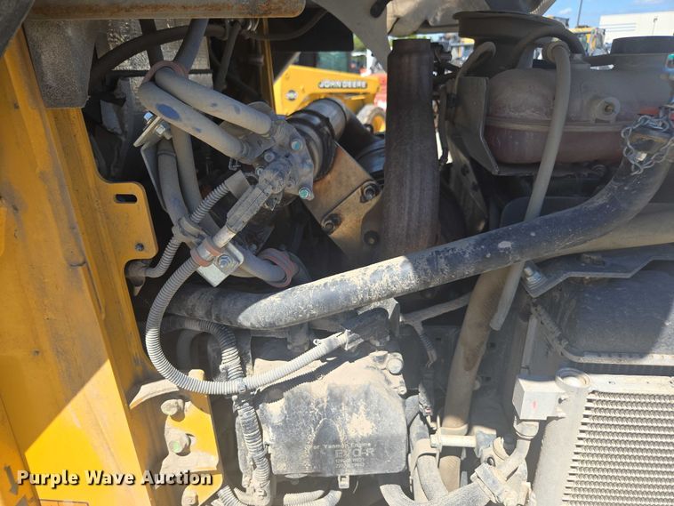 image for item DE2191 2023 John Deere 331G tracked skid steer loader