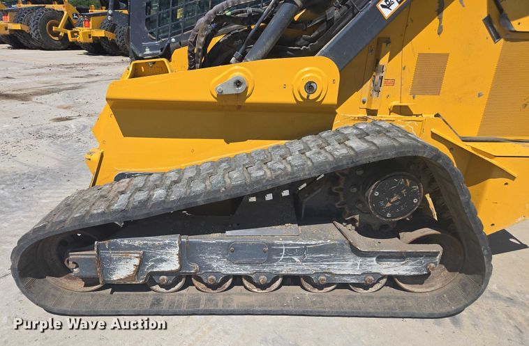 image for item DE2191 2023 John Deere 331G tracked skid steer loader