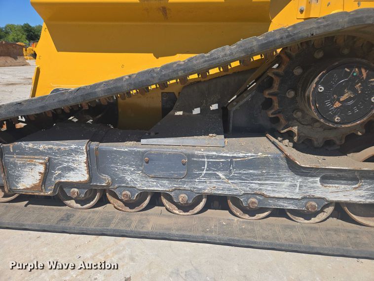 image for item DE2191 2023 John Deere 331G tracked skid steer loader