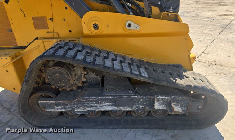 image for item DE2191 2023 John Deere 331G tracked skid steer loader