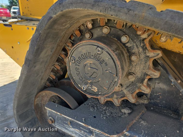 image for item DE2191 2023 John Deere 331G tracked skid steer loader