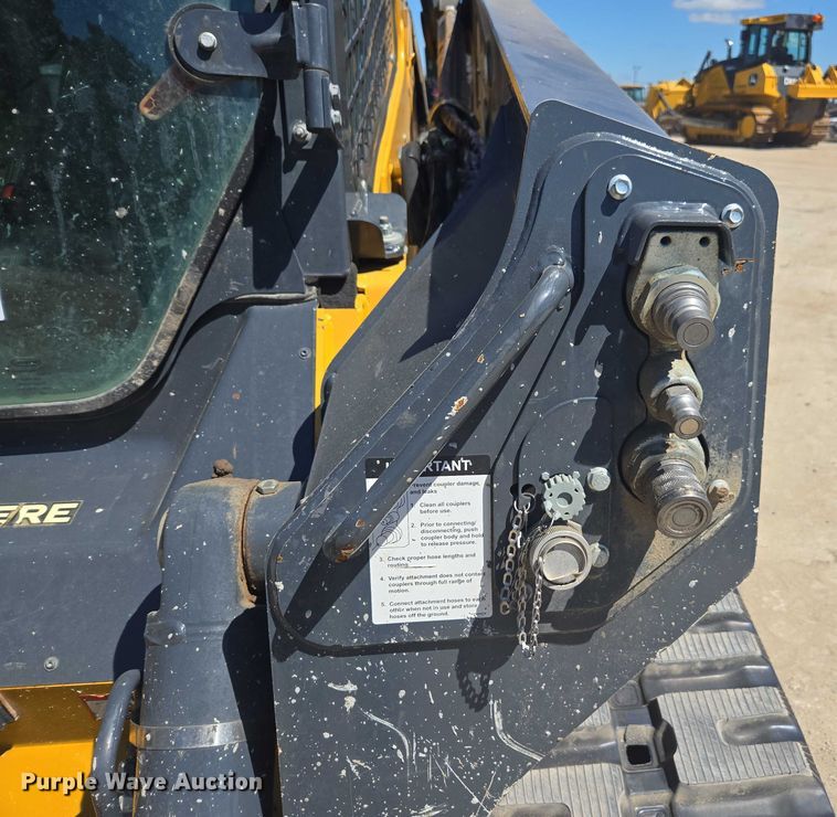 image for item DE2192 2023 John Deere  331G tracked skid steer loader