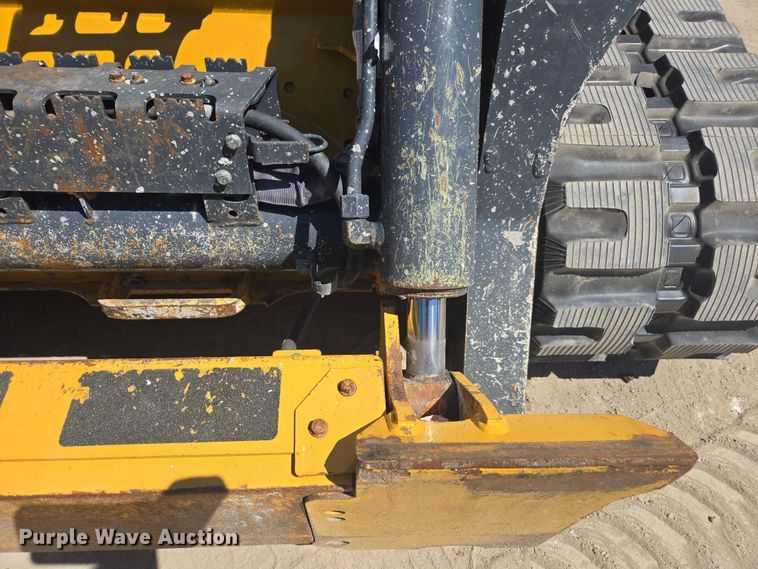 image for item DE2192 2023 John Deere  331G tracked skid steer loader