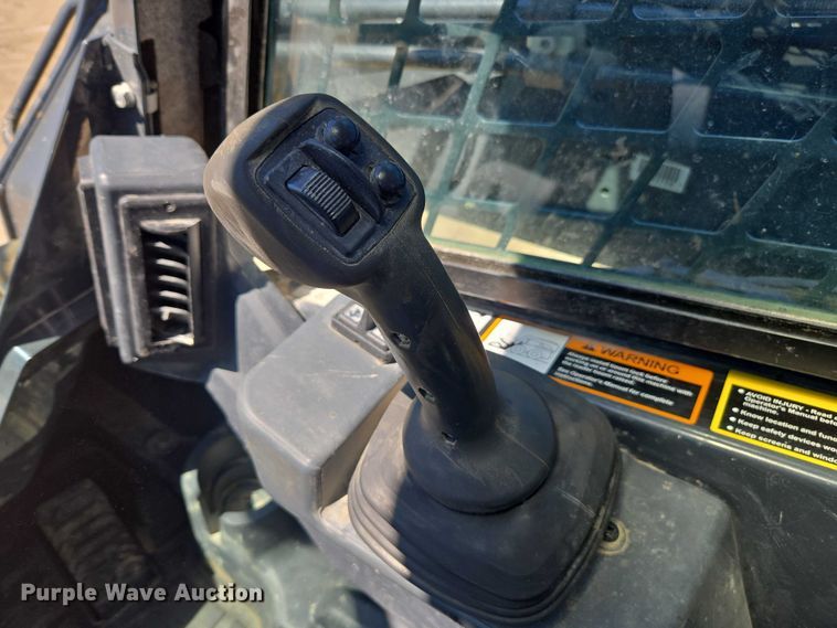 image for item DE2192 2023 John Deere  331G tracked skid steer loader