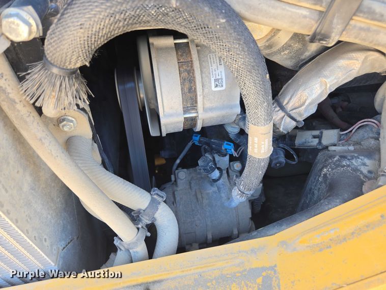 image for item DE2192 2023 John Deere  331G tracked skid steer loader