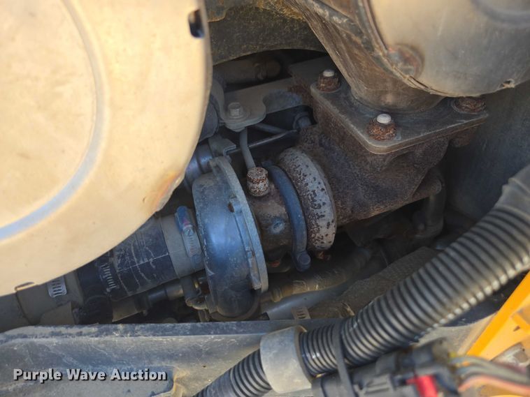 image for item DE2192 2023 John Deere  331G tracked skid steer loader