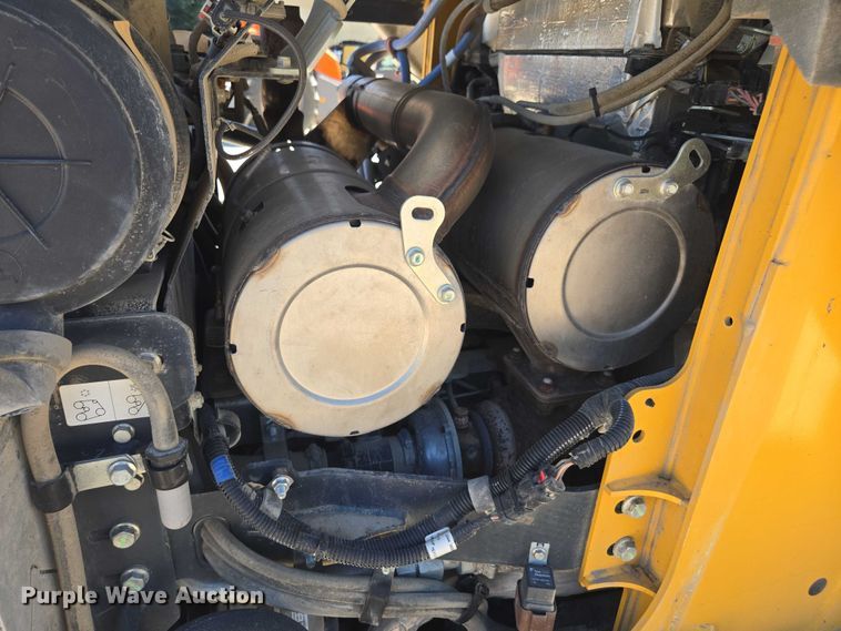 image for item DE2192 2023 John Deere  331G tracked skid steer loader