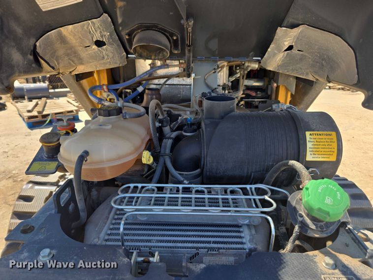 image for item DE2192 2023 John Deere  331G tracked skid steer loader