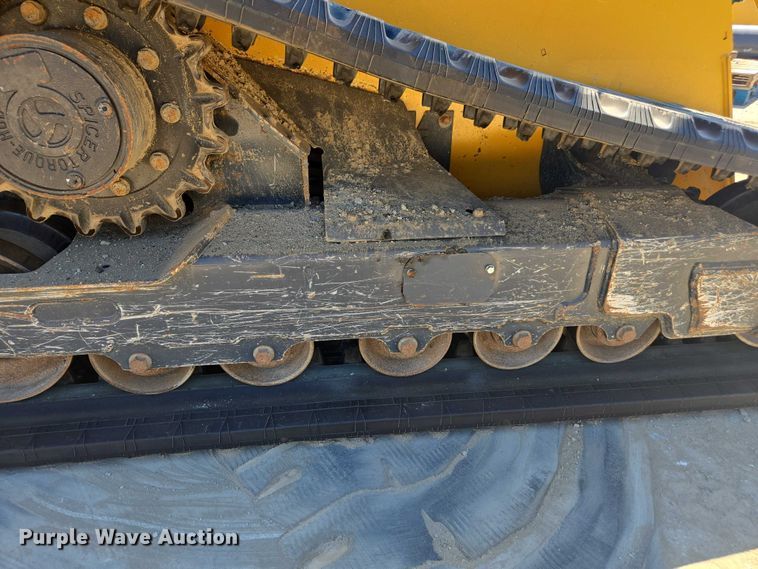 image for item DE2192 2023 John Deere  331G tracked skid steer loader