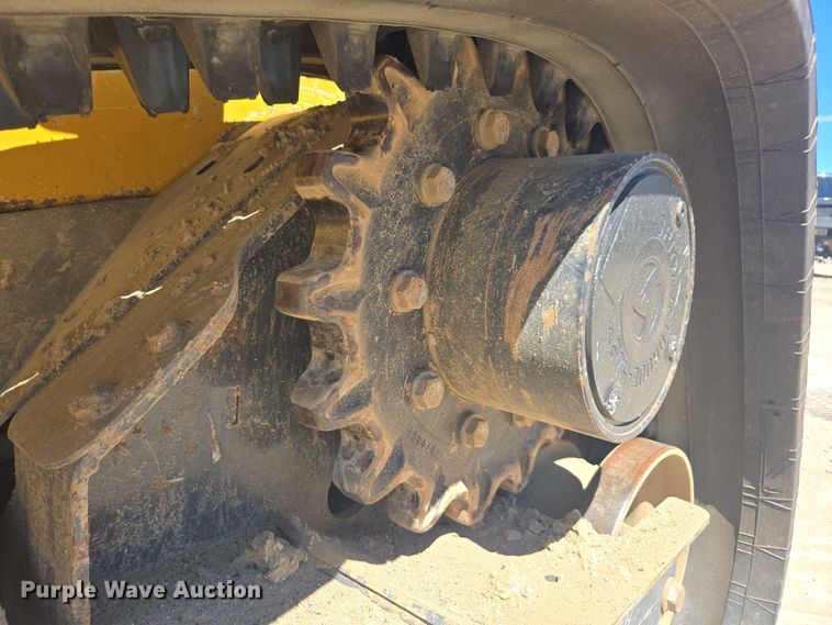 image for item DE2192 2023 John Deere  331G tracked skid steer loader