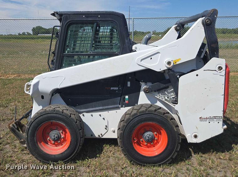 image for item DE2193 2022 Bobcat S76 skid steer loader