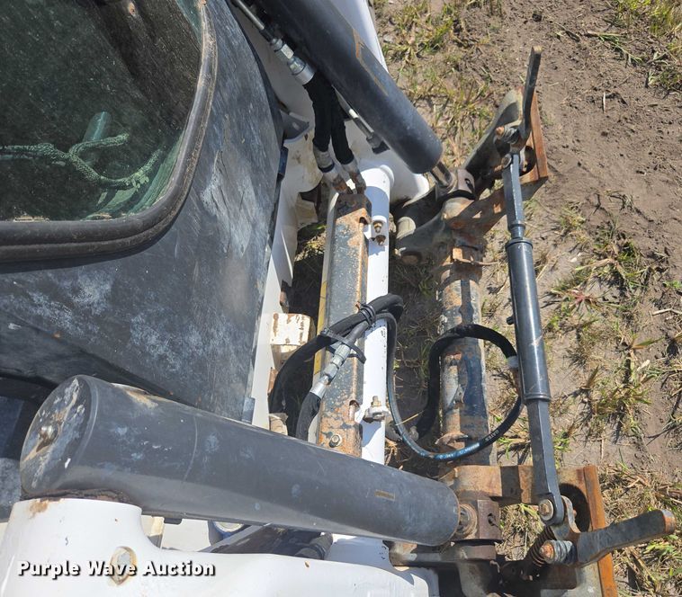 image for item DE2193 2022 Bobcat S76 skid steer loader