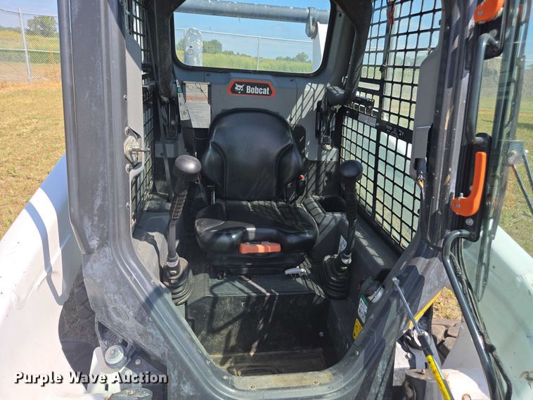 image for item DE2193 2022 Bobcat S76 skid steer loader