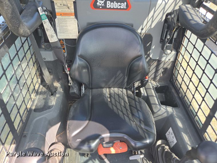 image for item DE2193 2022 Bobcat S76 skid steer loader