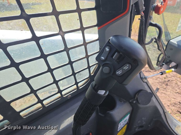 image for item DE2193 2022 Bobcat S76 skid steer loader