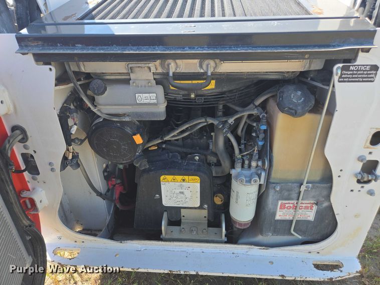 image for item DE2193 2022 Bobcat S76 skid steer loader