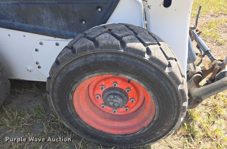 image for item DE2193 2022 Bobcat S76 skid steer loader