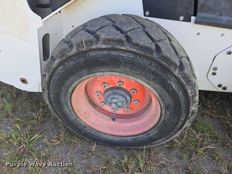 image for item DE2193 2022 Bobcat S76 skid steer loader