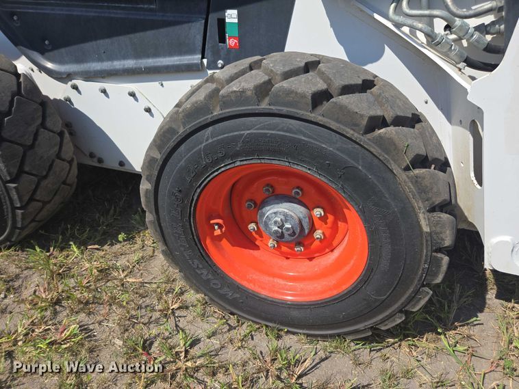image for item DE2193 2022 Bobcat S76 skid steer loader