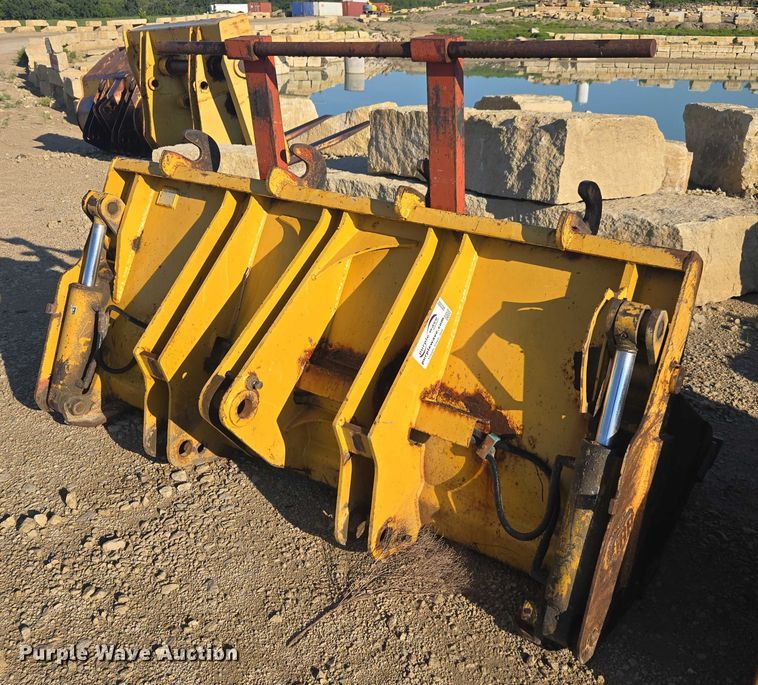 image for item DE2202 JRB 344J four-in-one wheel loader bucket