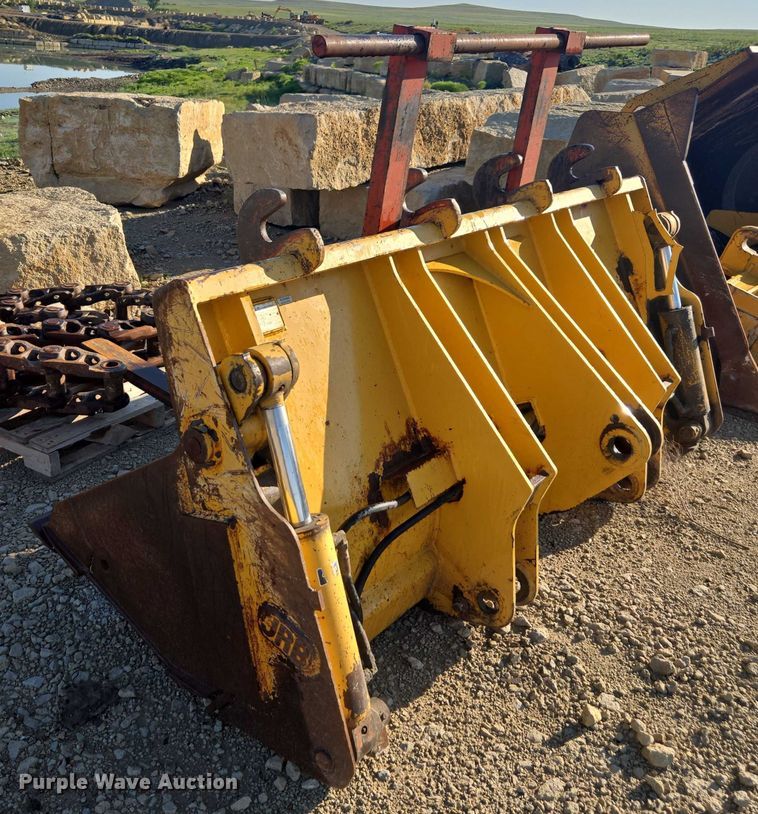 image for item DE2202 JRB 344J four-in-one wheel loader bucket