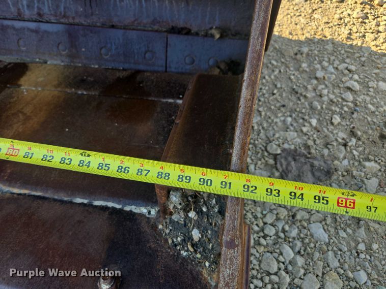 image for item DE2202 JRB 344J four-in-one wheel loader bucket