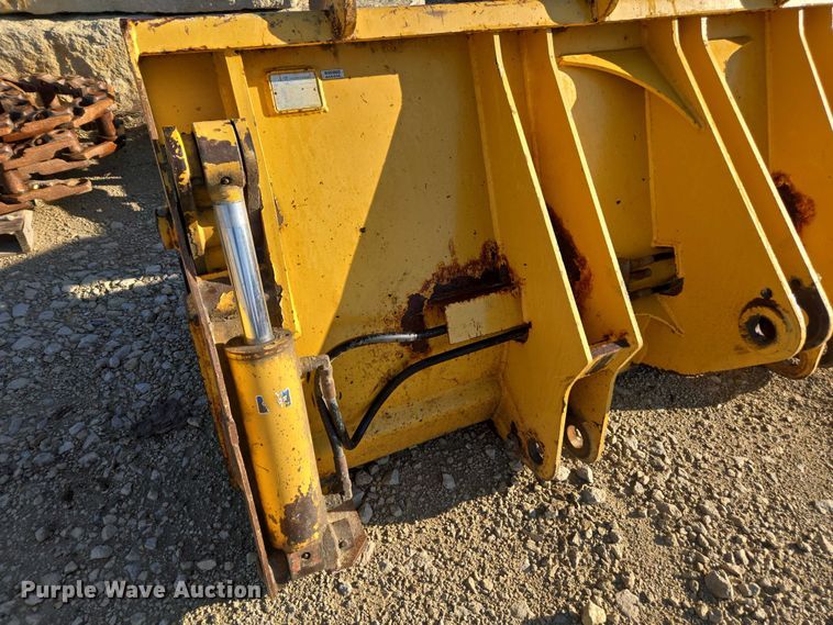 image for item DE2202 JRB 344J four-in-one wheel loader bucket
