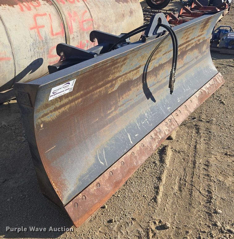 image for item DE2203 Caterpillar 416B blade