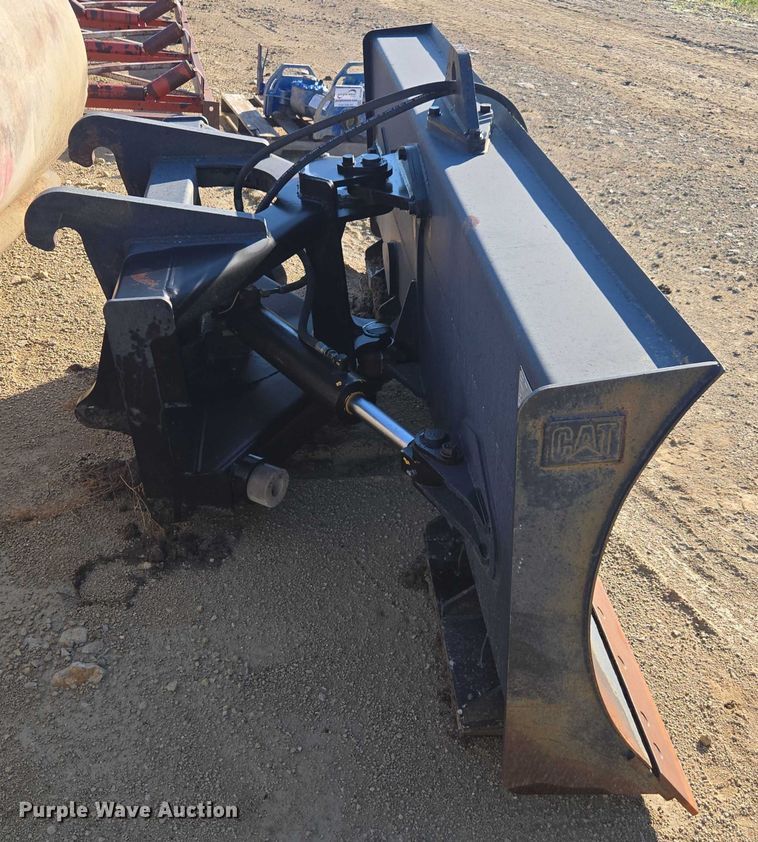 image for item DE2203 Caterpillar 416B blade