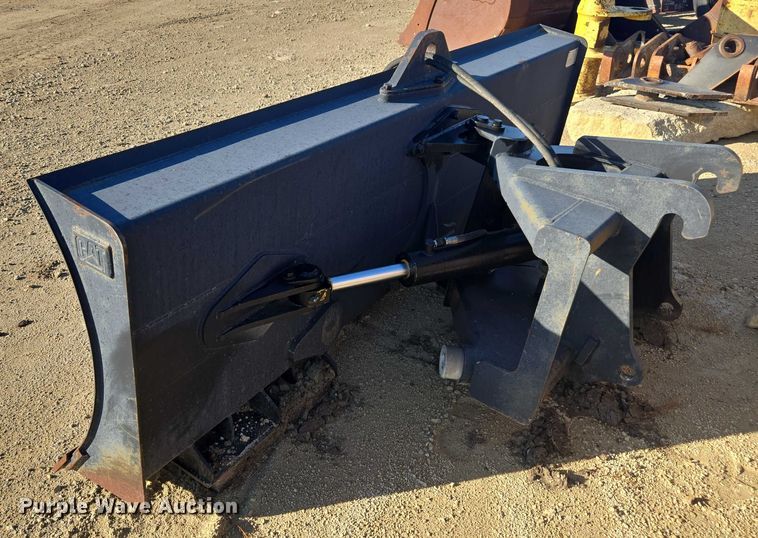 image for item DE2203 Caterpillar 416B blade