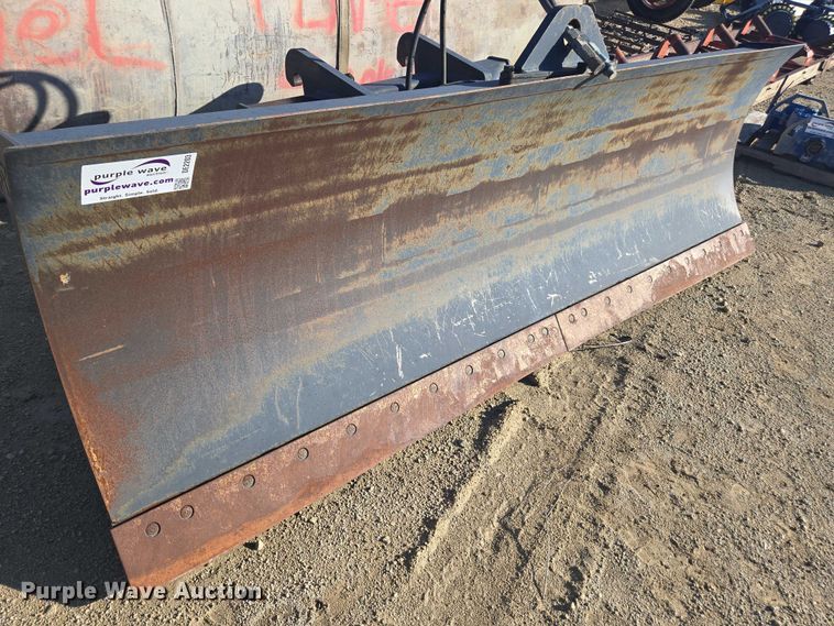 image for item DE2203 Caterpillar 416B blade