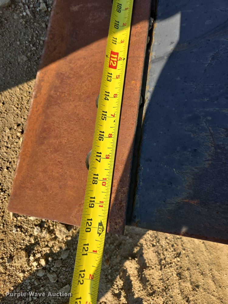 image for item DE2203 Caterpillar 416B blade