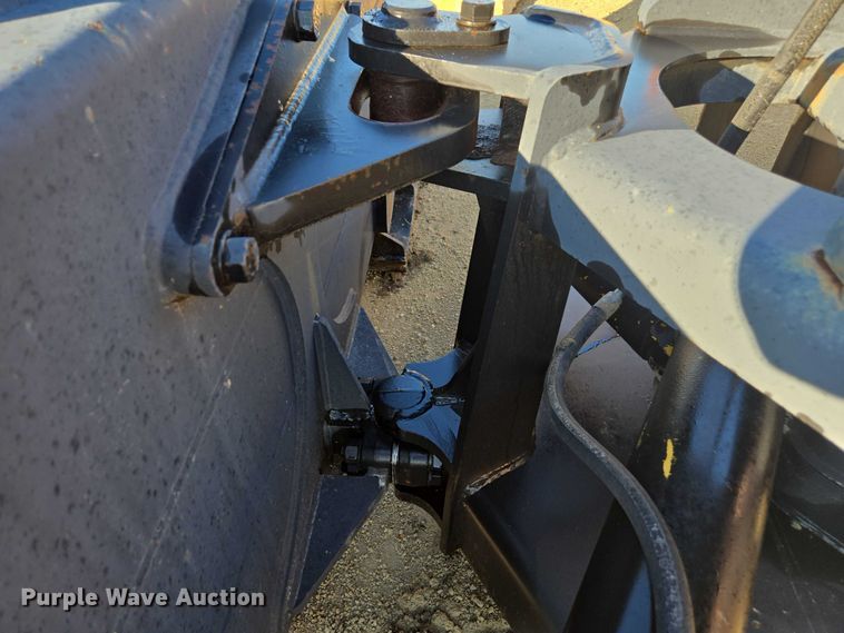 image for item DE2203 Caterpillar 416B blade