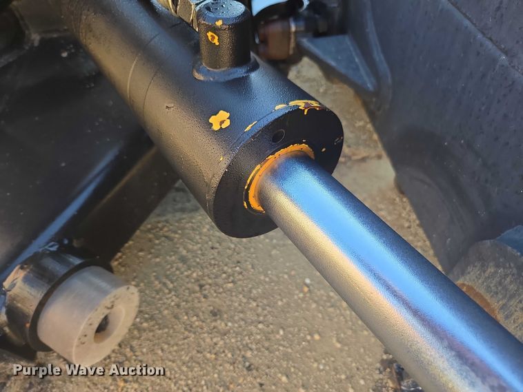 image for item DE2203 Caterpillar 416B blade