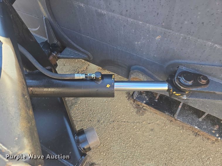 image for item DE2203 Caterpillar 416B blade