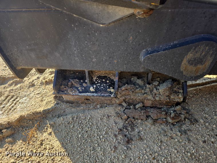 image for item DE2203 Caterpillar 416B blade