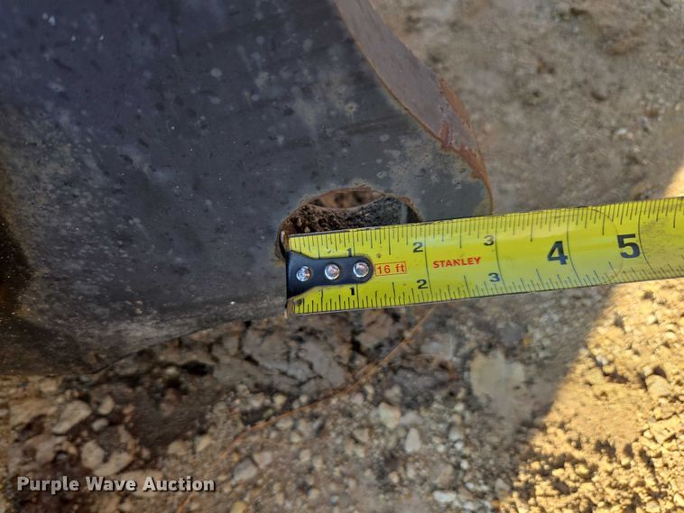 image for item DE2203 Caterpillar 416B blade