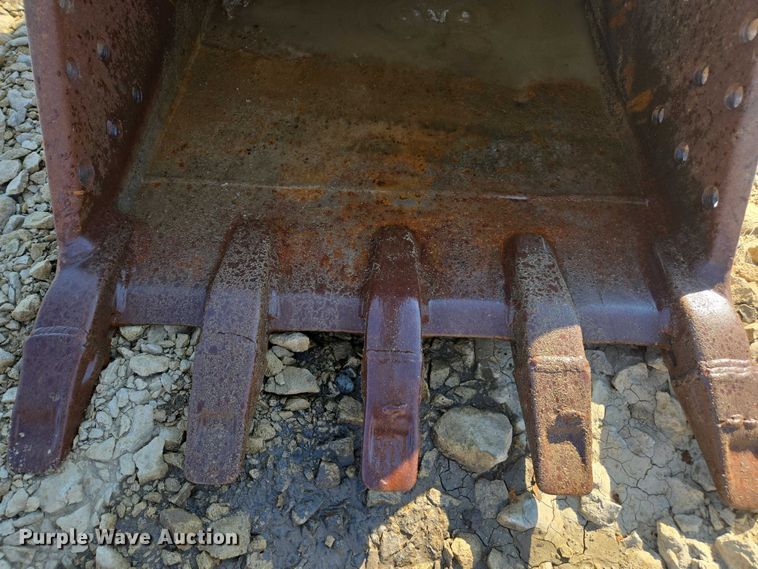 image for item DE2205 2001 Komatsu PC228USLC-3 excavator