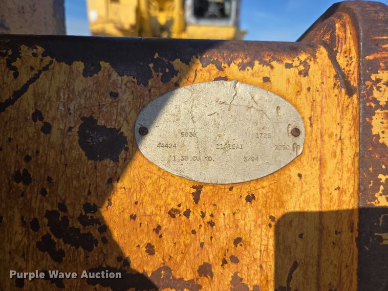 image for item DE2205 2001 Komatsu PC228USLC-3 excavator