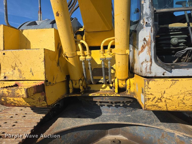 image for item DE2205 2001 Komatsu PC228USLC-3 excavator