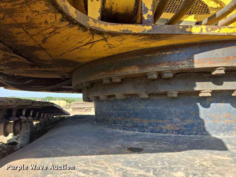 image for item DE2205 2001 Komatsu PC228USLC-3 excavator