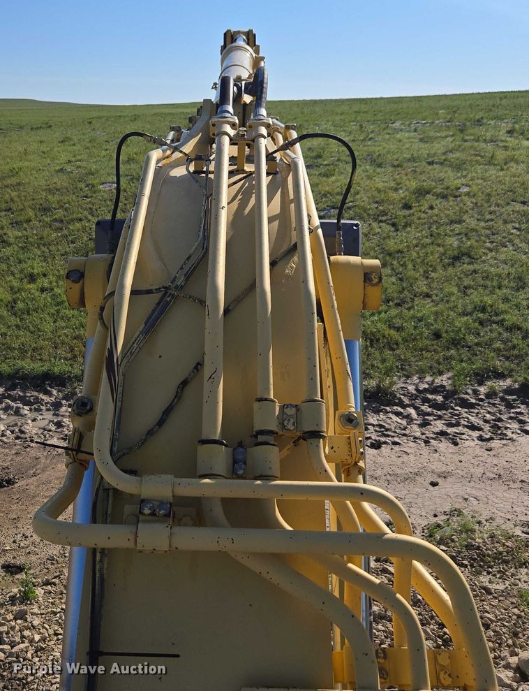 image for item DE2205 2001 Komatsu PC228USLC-3 excavator