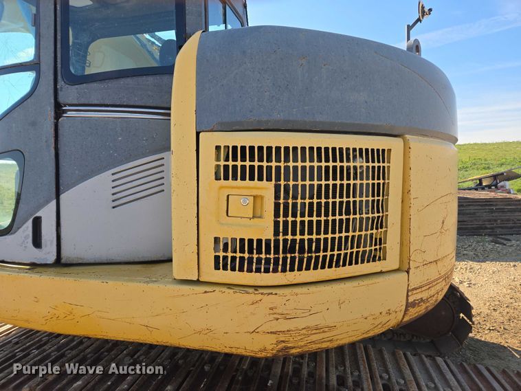 image for item DE2205 2001 Komatsu PC228USLC-3 excavator