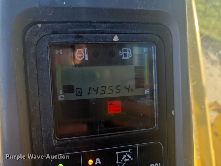 image for item DE2205 2001 Komatsu PC228USLC-3 excavator