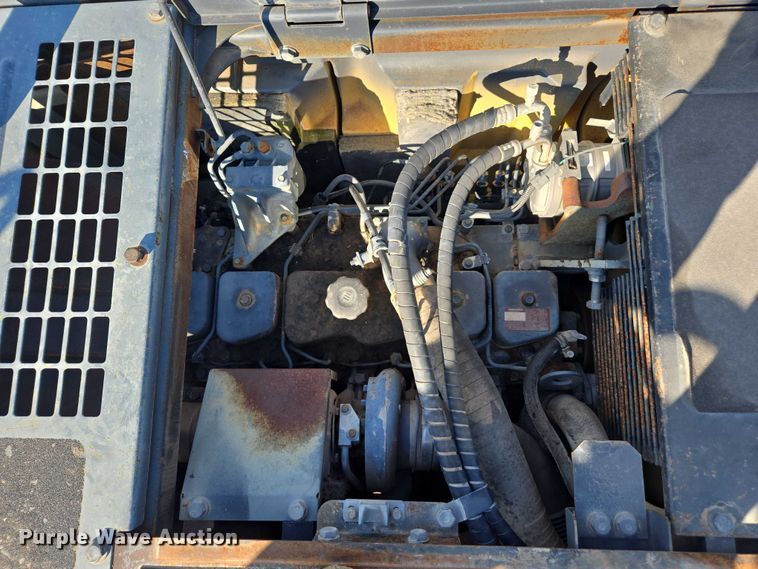 image for item DE2205 2001 Komatsu PC228USLC-3 excavator