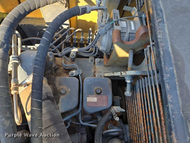 image for item DE2205 2001 Komatsu PC228USLC-3 excavator