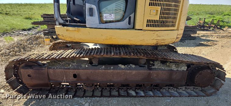 image for item DE2205 2001 Komatsu PC228USLC-3 excavator