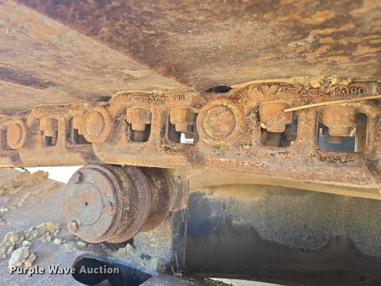 image for item DE2205 2001 Komatsu PC228USLC-3 excavator